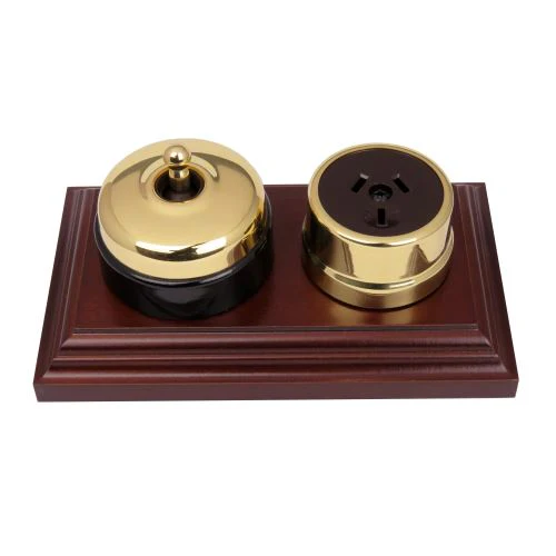 Classic 30 Series 10a Toggle Switch With Smooth Shallow Cover And Porcelain Base - Image 3