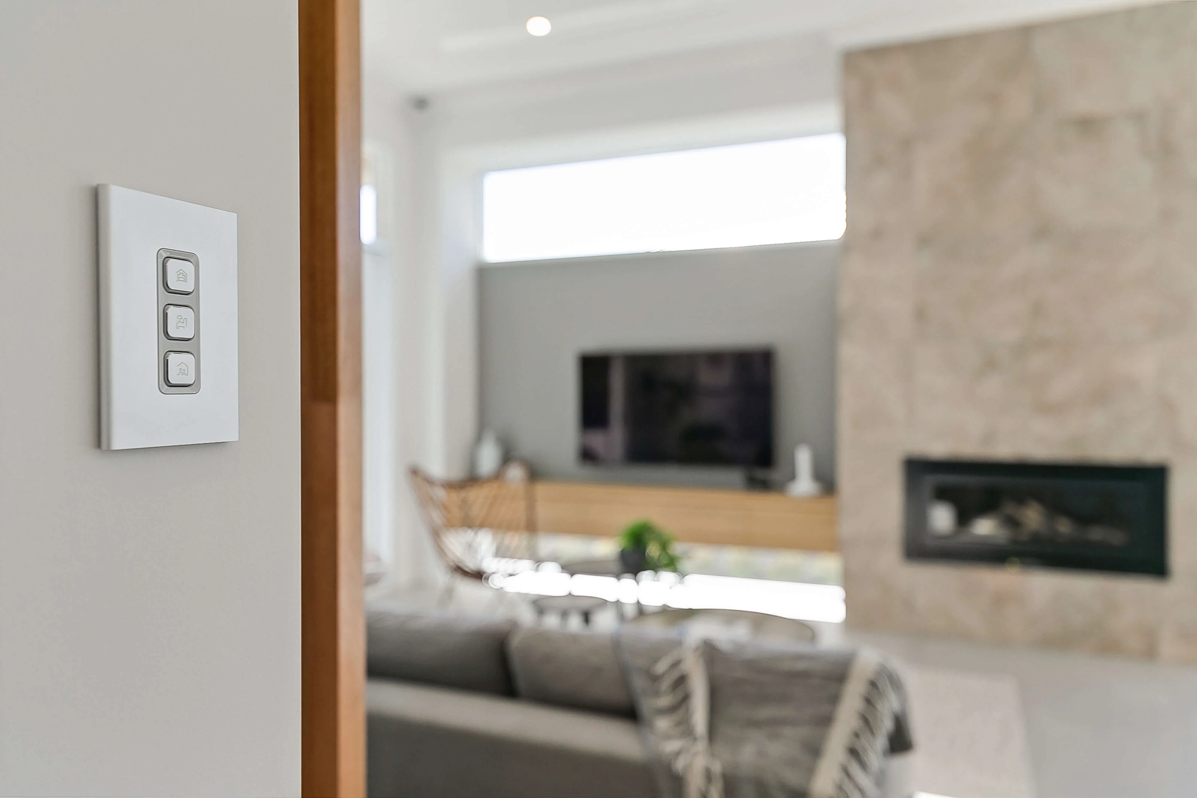 Clipsal Iconic Quad Power Point Outlet 10a - Skin Only, Silver - Image 3