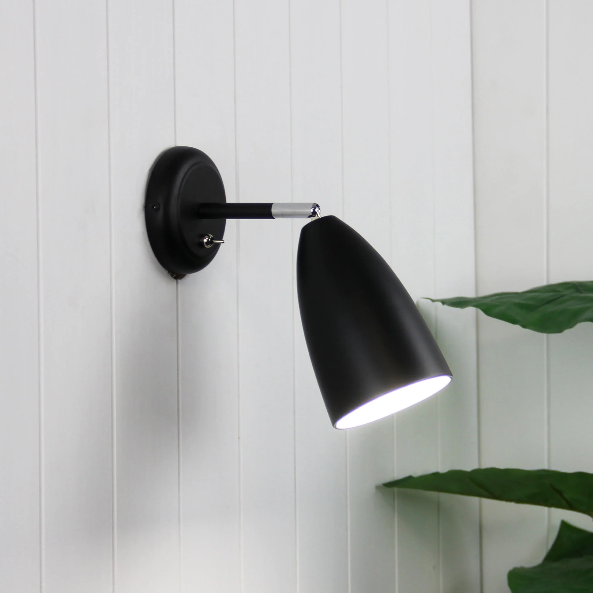 Salem - Switched Wall Light - Image 2
