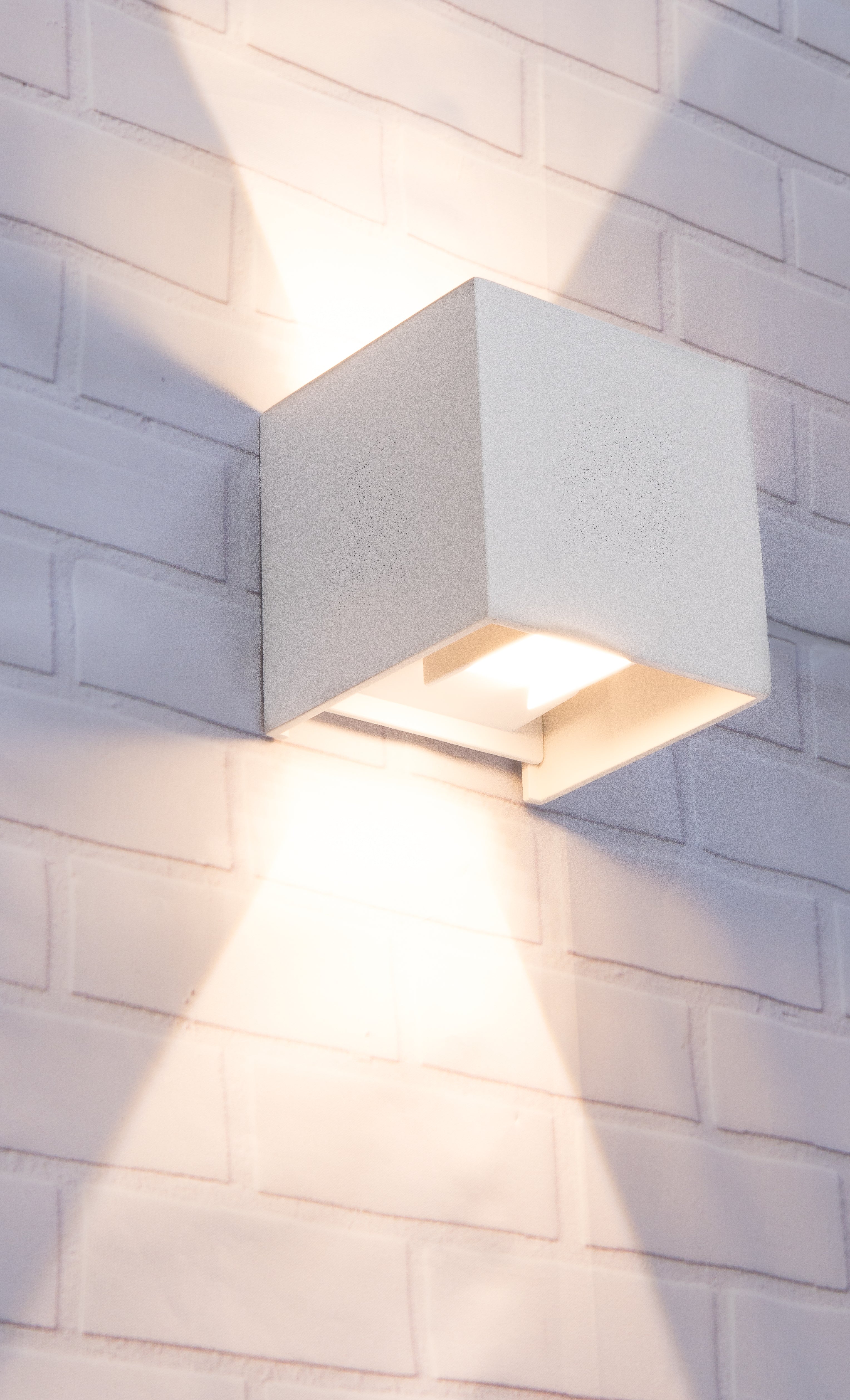 TOCA - Adjustable Beam Angle Surface Mounted Wall Light - Image 4