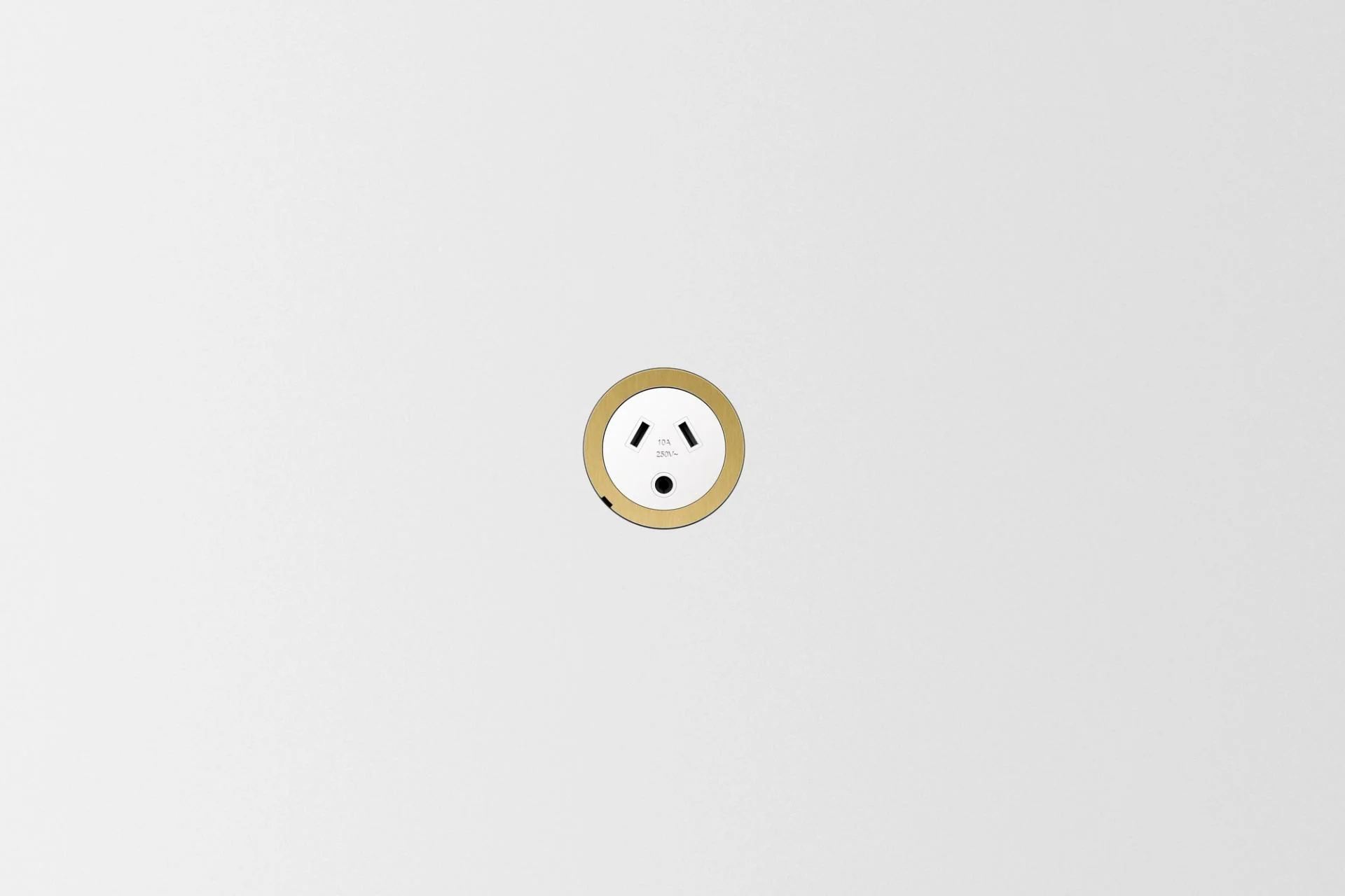 ZETR 48 Round White Single Outlet Round Pin Carbon Faceplate, Available in 7 Colours - Image 4